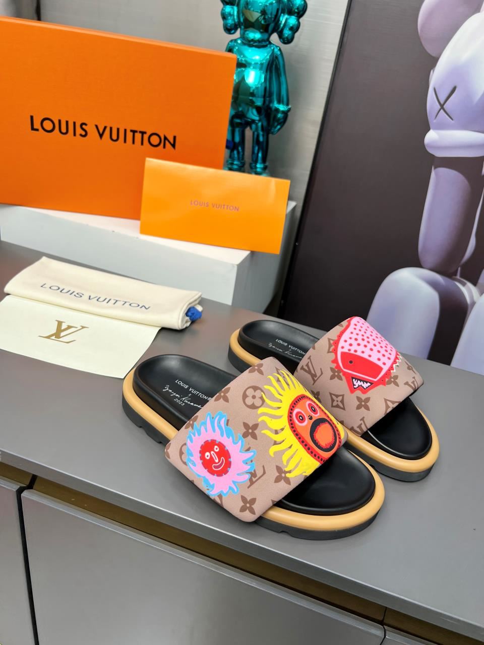 Louis Vuitton Slippers